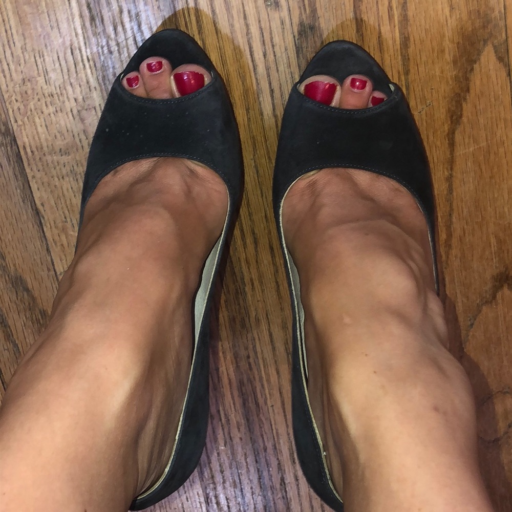 Prada Heels - Picture 2 of 6